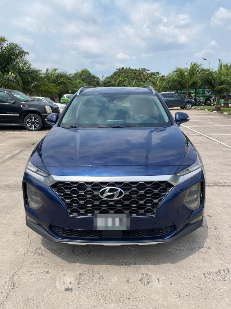 Hyundai Santa Fe à vendre à Brazzaville – Automatique, Essence, Faible kilométrage