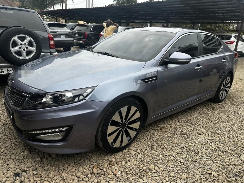 Kia K5 à vendre à Brazzaville – Automatique, Essence, Full option