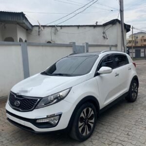 Kia Sportage à vendre à Brazzaville – Automatique, Essence, Toit panoramique, Full options