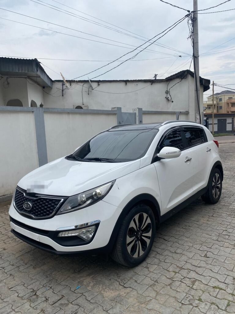 Kia Sportage à vendre à Brazzaville – Automatique, Essence, Toit panoramique, Full options